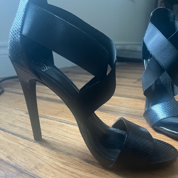 Black Snake Skin Strappy Heels - Picture 3 of 3